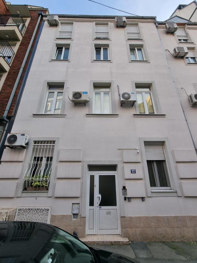 Elegant Yellow Submarine Belgrado Exterior foto